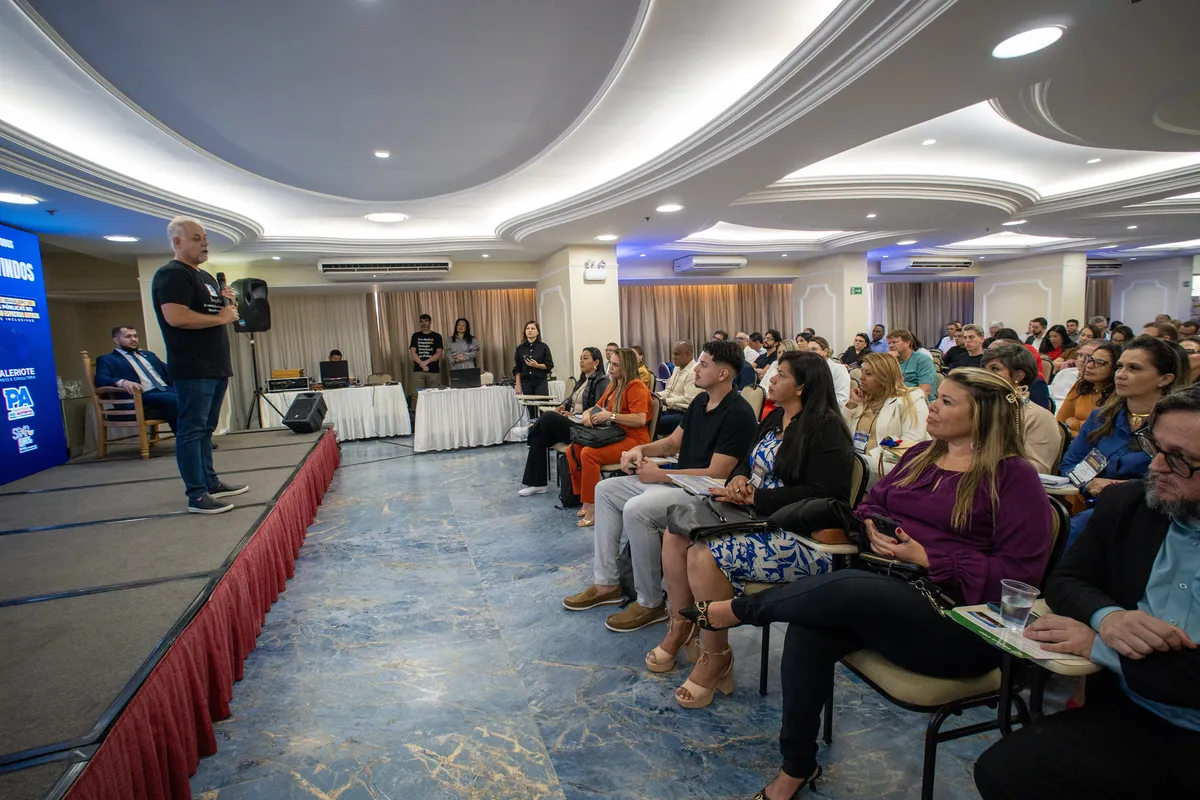 Palestra para a plateia do congresso